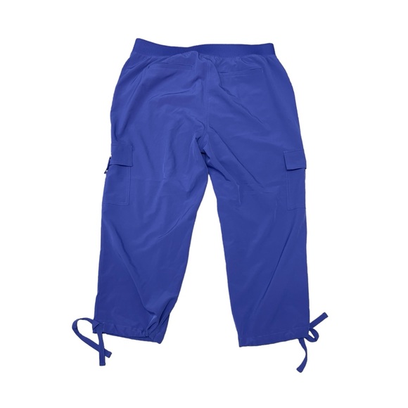 Zenergy by Chico’s Cargo Cropped Tie Hem High Rise Stretch Travel Capri - Picture 3 of 12